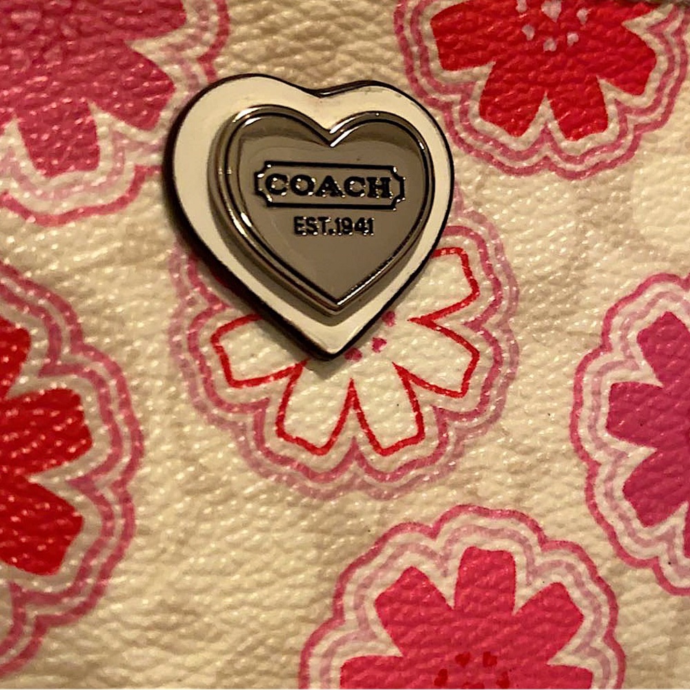 Coach wallet, barely used.